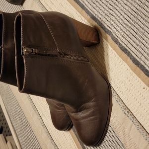 Cole Haan size 9 ankle boots